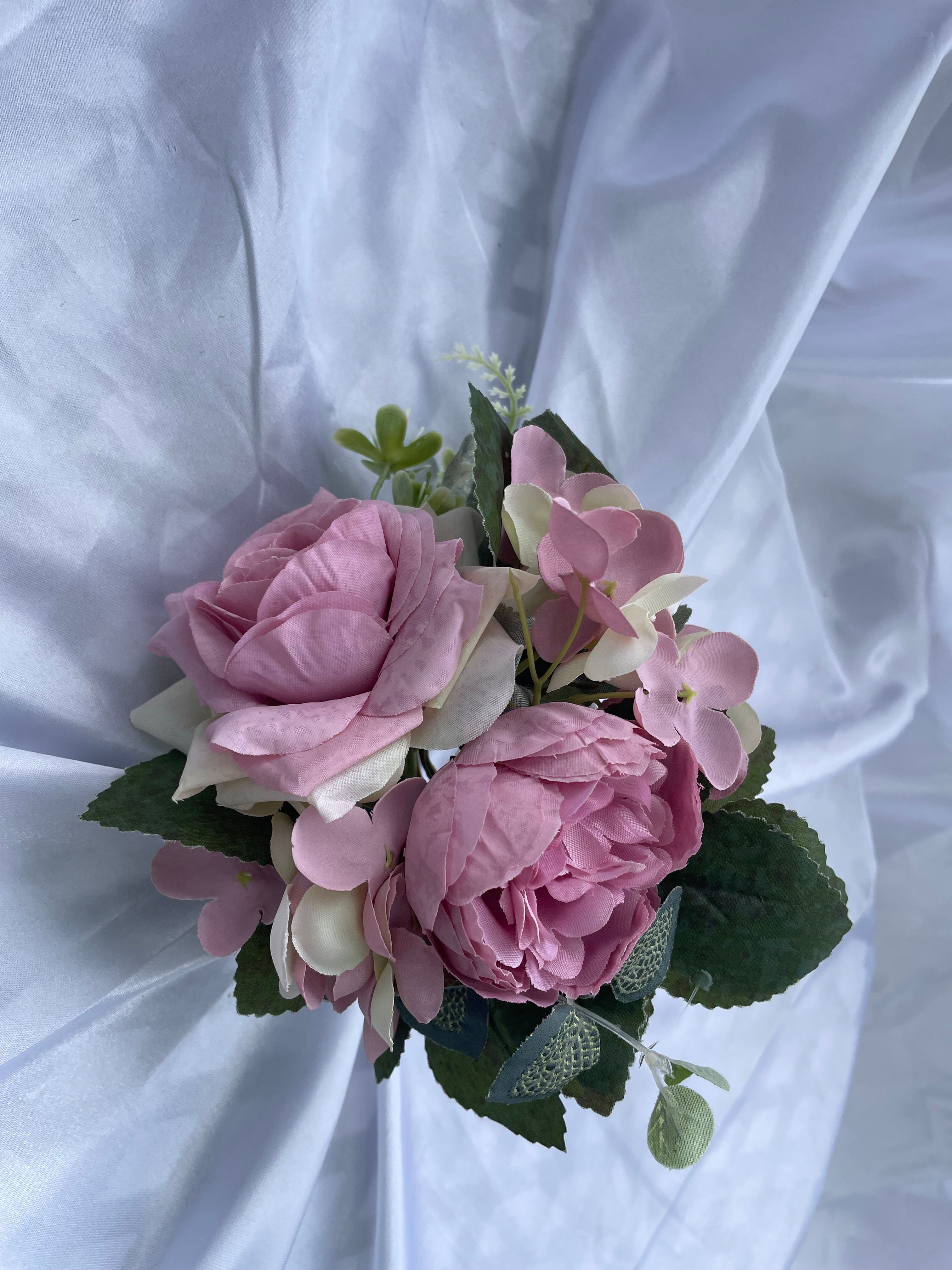 Pastel Pink Peony Pew End / Posey