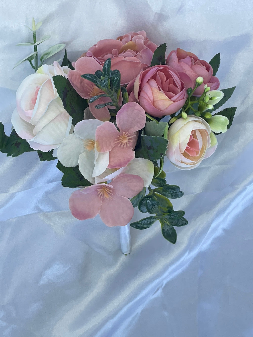 Rose and White artificial Pew End / Posey