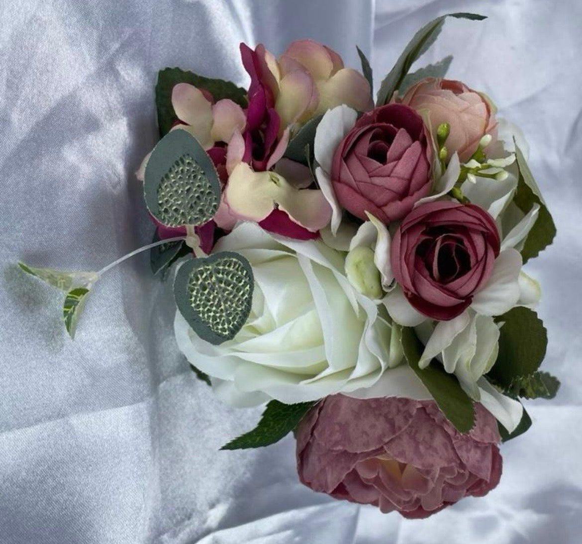 White Rose and shades of blush rose and lilac pew end / posey