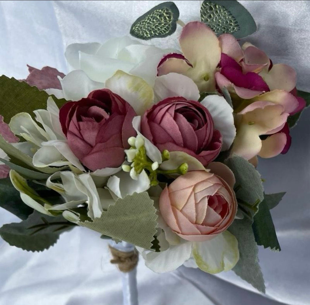 White Rose and shades of blush rose and lilac pew end / posey