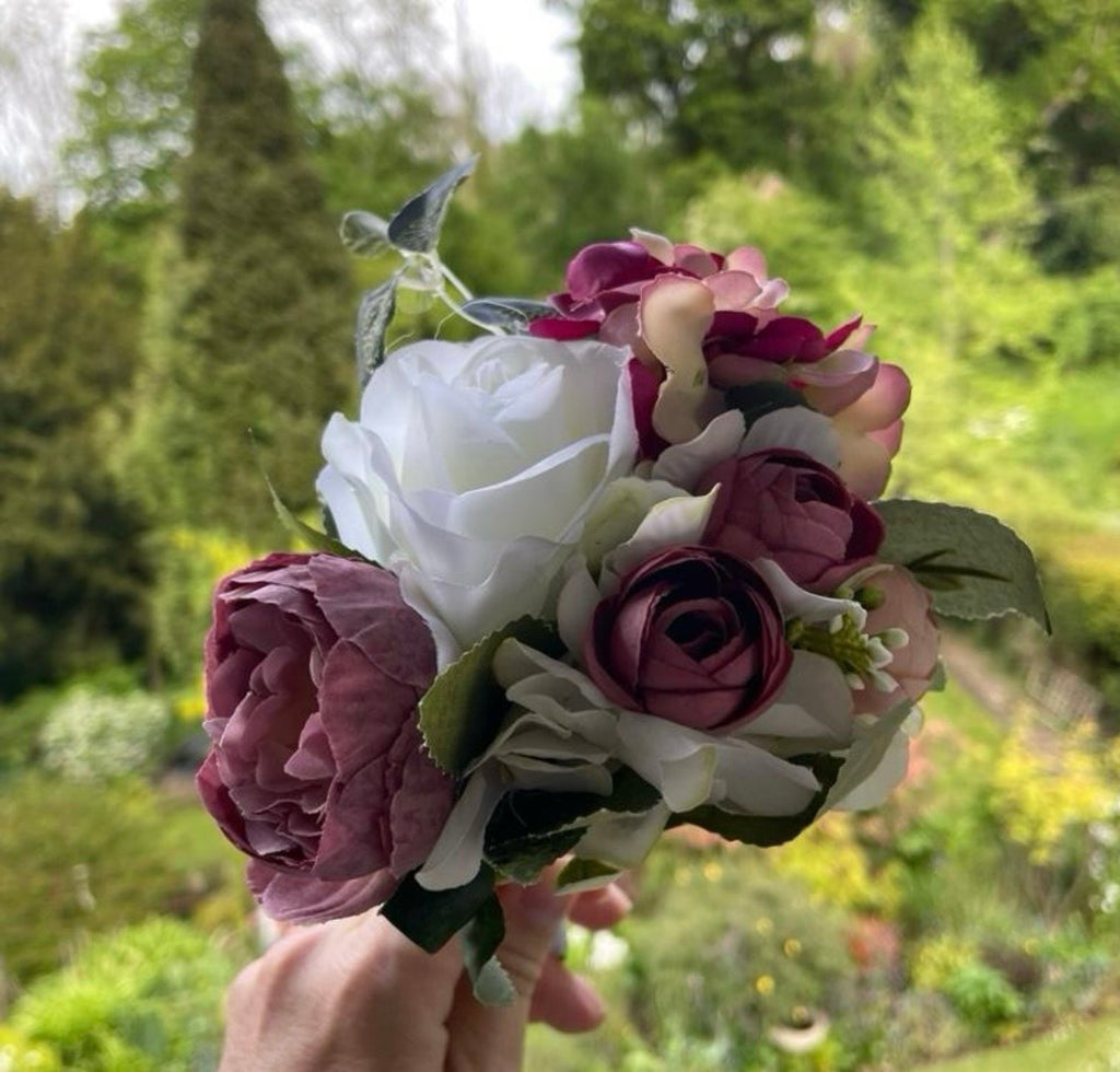 White Rose and shades of blush rose and lilac pew end / posey